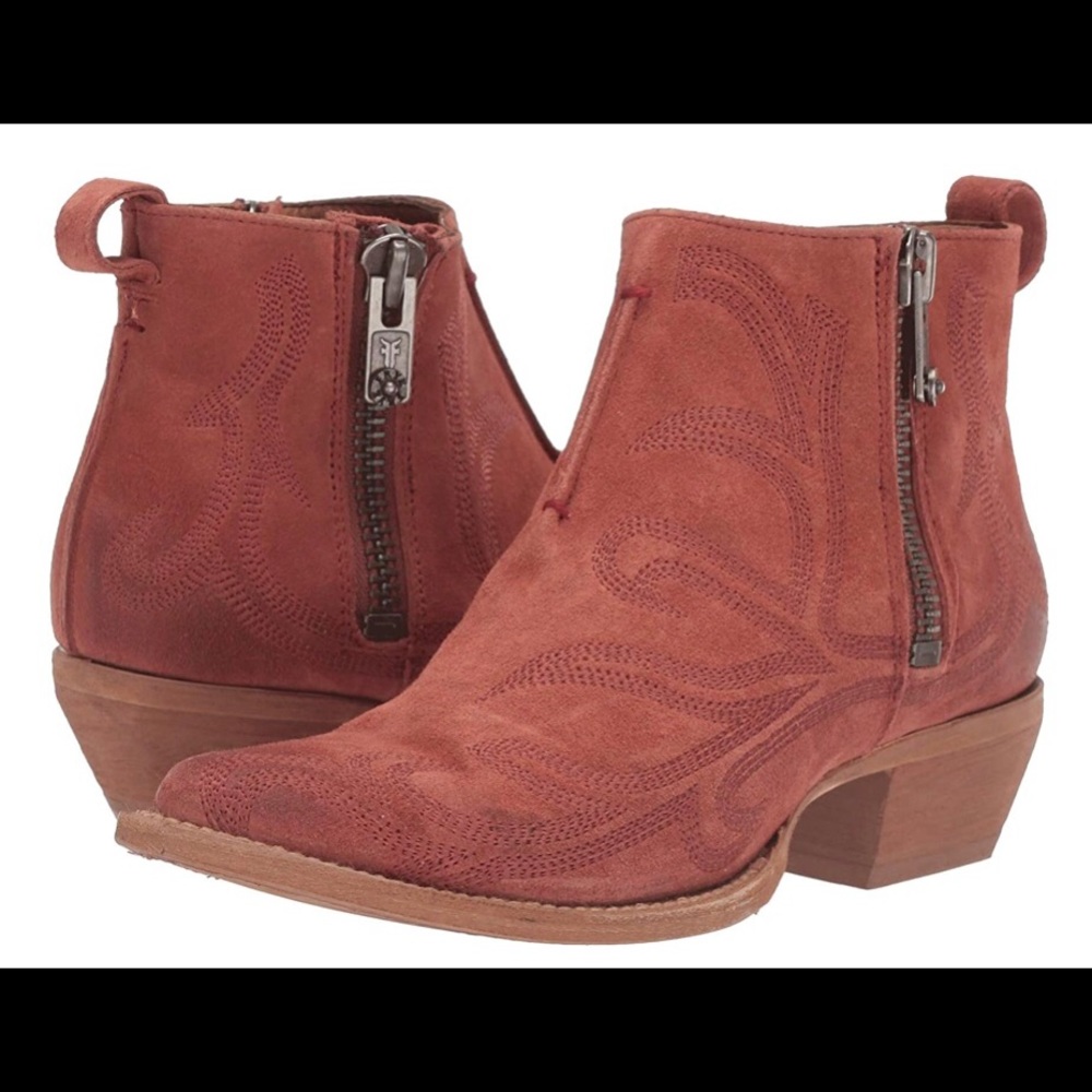 Frye Sacha Primrose Shortie-Rosewood Oiled Suede
